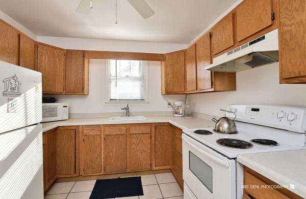 19 Arlington LN, Fox Lake, IL 60020