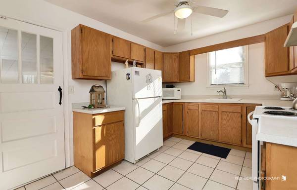 19 Arlington LN, Fox Lake, IL 60020