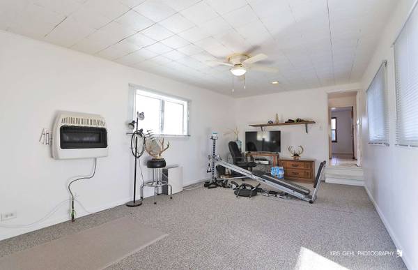 19 Arlington LN, Fox Lake, IL 60020