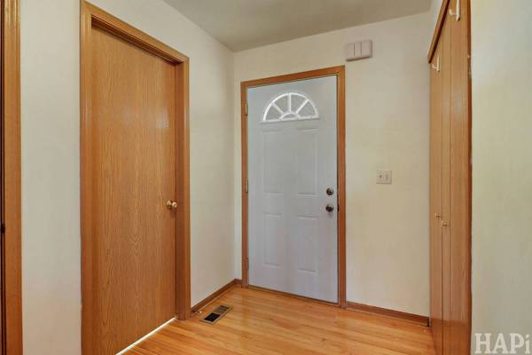 646 Seminole CT, Round Lake Heights, IL 60073