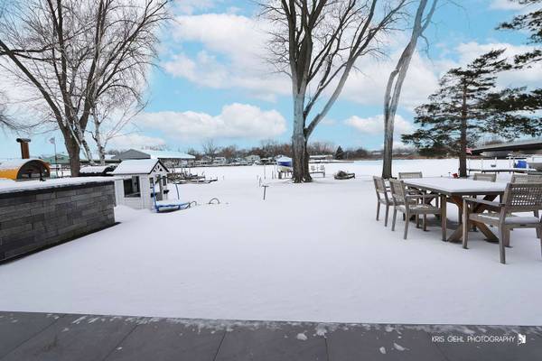 501 S Emerald DR, Mchenry, IL 60051