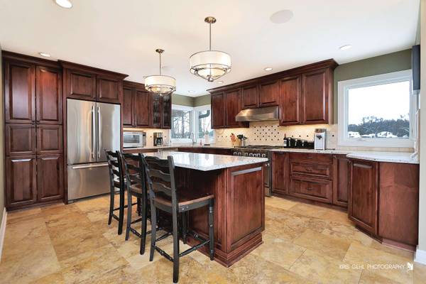 501 S Emerald DR, Mchenry, IL 60051