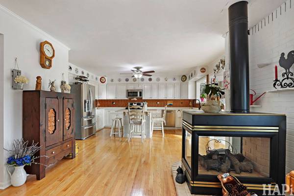 625 Monterrey TER, Mchenry, IL 60050