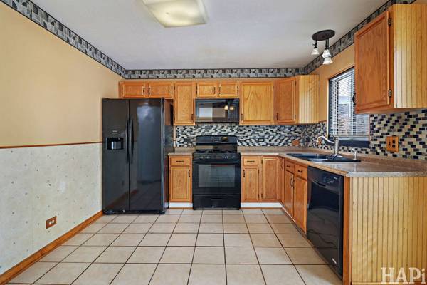 2216 N Sunrise DR, Round Lake Beach, IL 60073