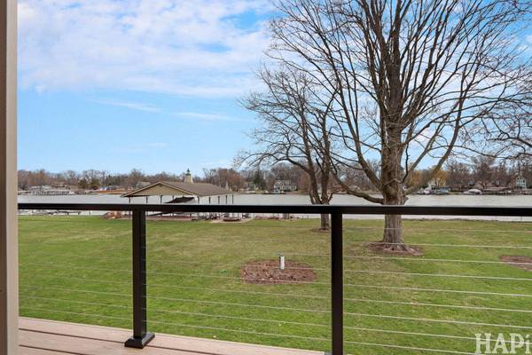 202 Country Club DR, Mchenry, IL 60050