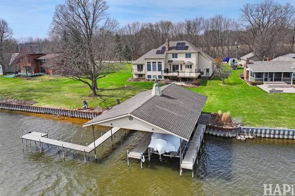 202 Country Club DR, Mchenry, IL 60050