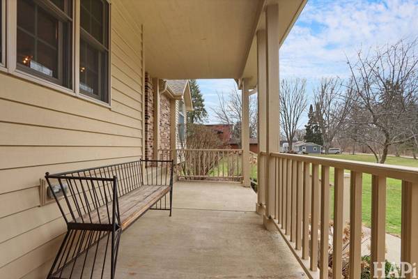 202 Country Club DR, Mchenry, IL 60050