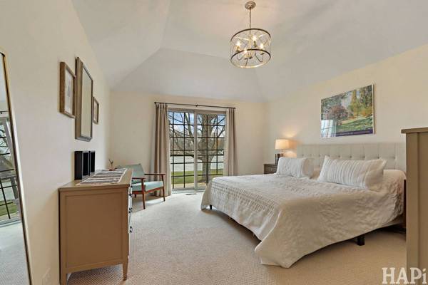 202 Country Club DR, Mchenry, IL 60050