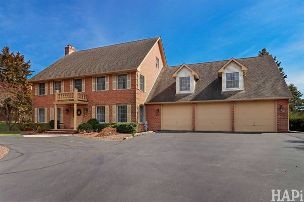 2916 N Bayview LN, Mchenry, IL 60051