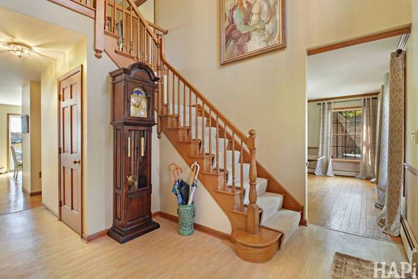 2916 N Bayview LN, Mchenry, IL 60051