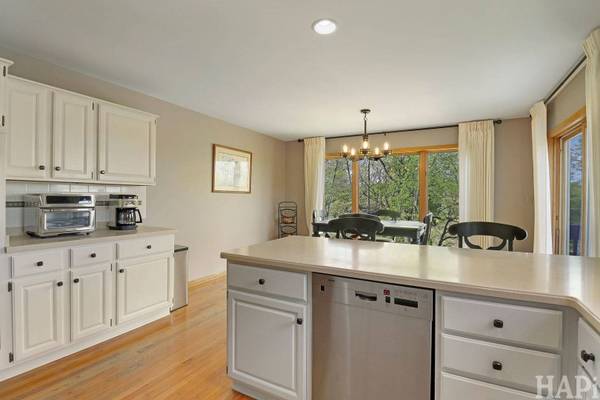 7207 Viscaya DR, Spring Grove, IL 60081