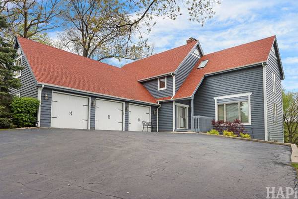 7207 Viscaya DR, Spring Grove, IL 60081