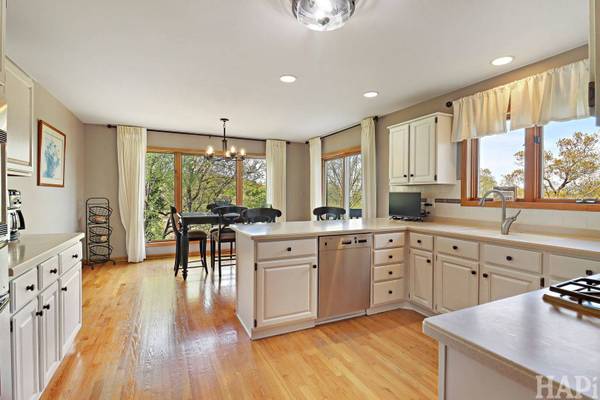 7207 Viscaya DR, Spring Grove, IL 60081