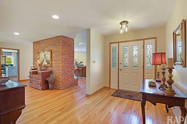 7207 Viscaya DR, Spring Grove, IL 60081