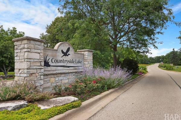 26694 N Longmeadow CIR, Mundelein, IL 60060