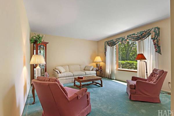 1702 Breezy Lawn RD, Spring Grove, IL 60081