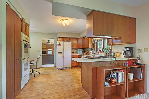 1702 Breezy Lawn RD, Spring Grove, IL 60081