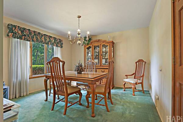 1702 Breezy Lawn RD, Spring Grove, IL 60081