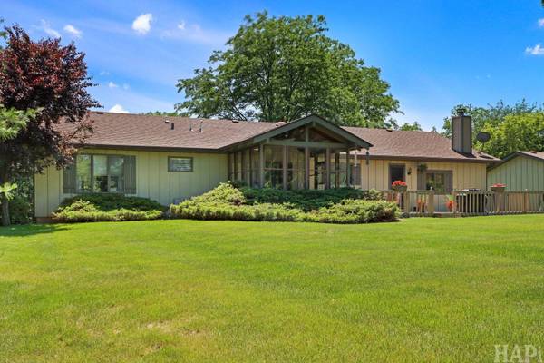 1702 Breezy Lawn RD, Spring Grove, IL 60081