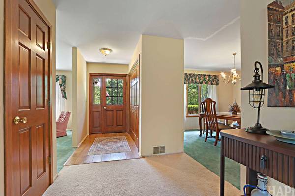 1702 Breezy Lawn RD, Spring Grove, IL 60081