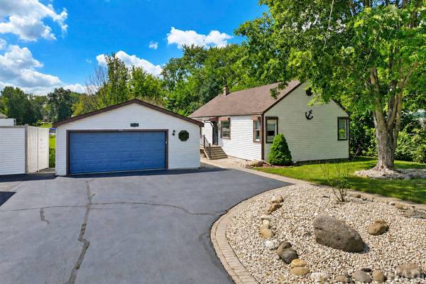 38392 N 8th ST, Spring Grove, IL 60081