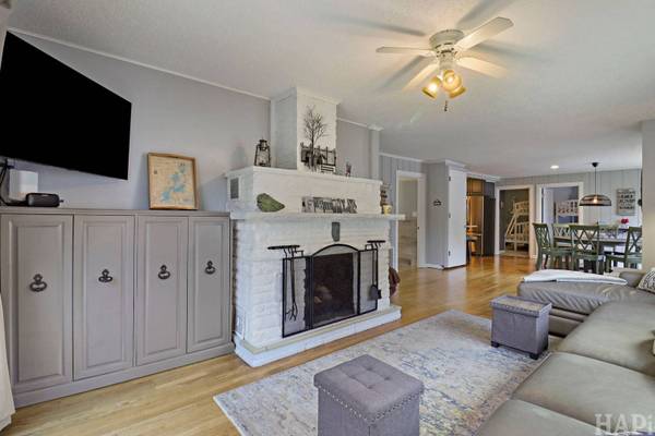 38392 N 8th ST, Spring Grove, IL 60081