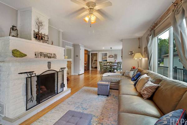 38392 N 8th ST, Spring Grove, IL 60081