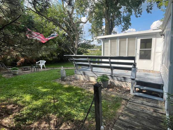 1009 Bay RD #10, Mchenry, IL 60051