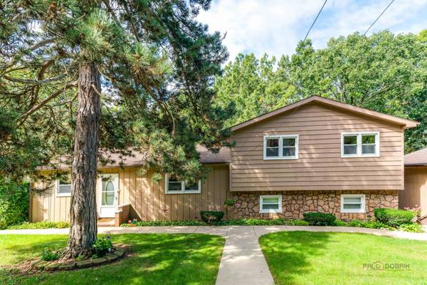39152 N West End DR, Spring Grove, IL 60081