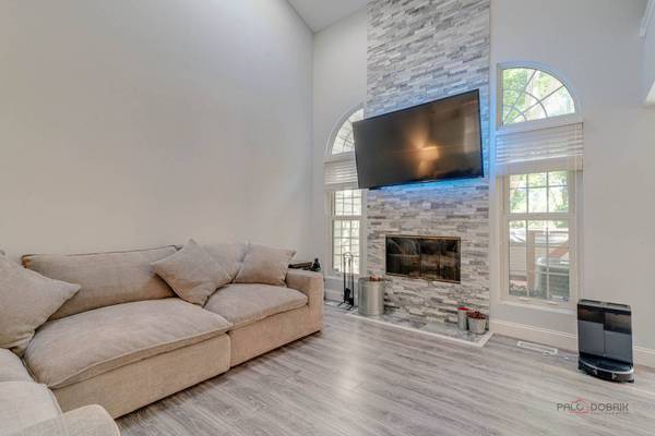 39905 N Golf LN, Antioch, IL 60002