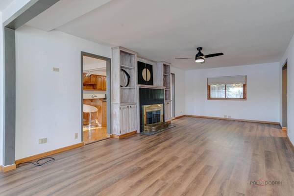 42385 N Woodbine AVE, Antioch, IL 60002