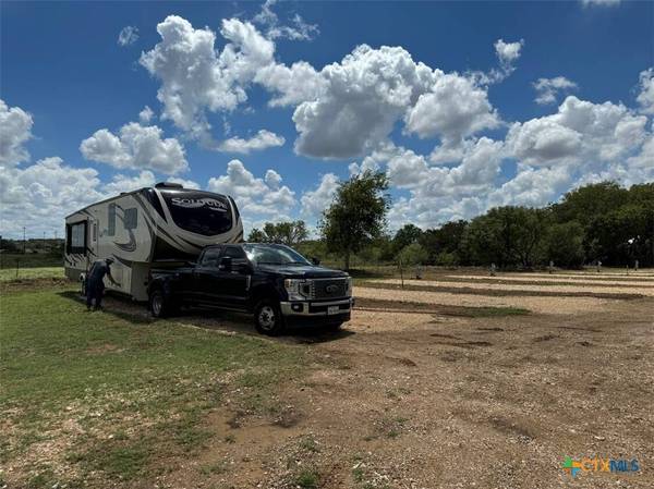 133 Wheeler ST, Stockdale, TX 78160