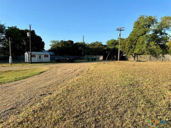 133 Wheeler ST, Stockdale, TX 78160