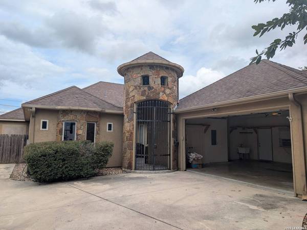 224 CHARTWELL AVE, New Braunfels, TX 78130-3093