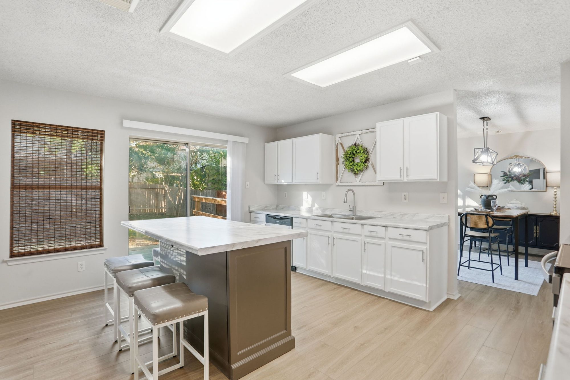 8123 Chestnut Manor Dr., Converse TX 78109