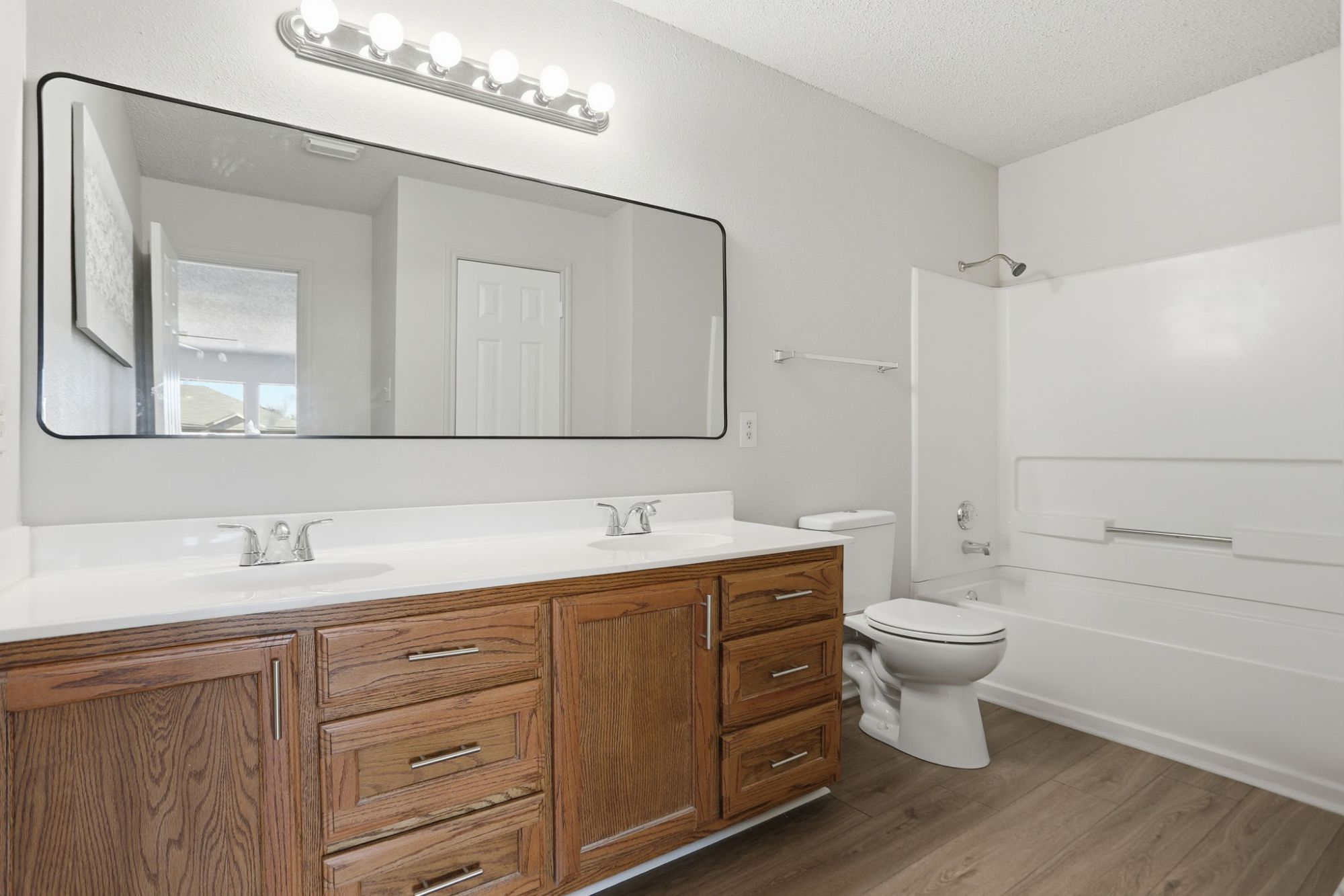 8123 Chestnut Manor Dr., Converse TX 78109