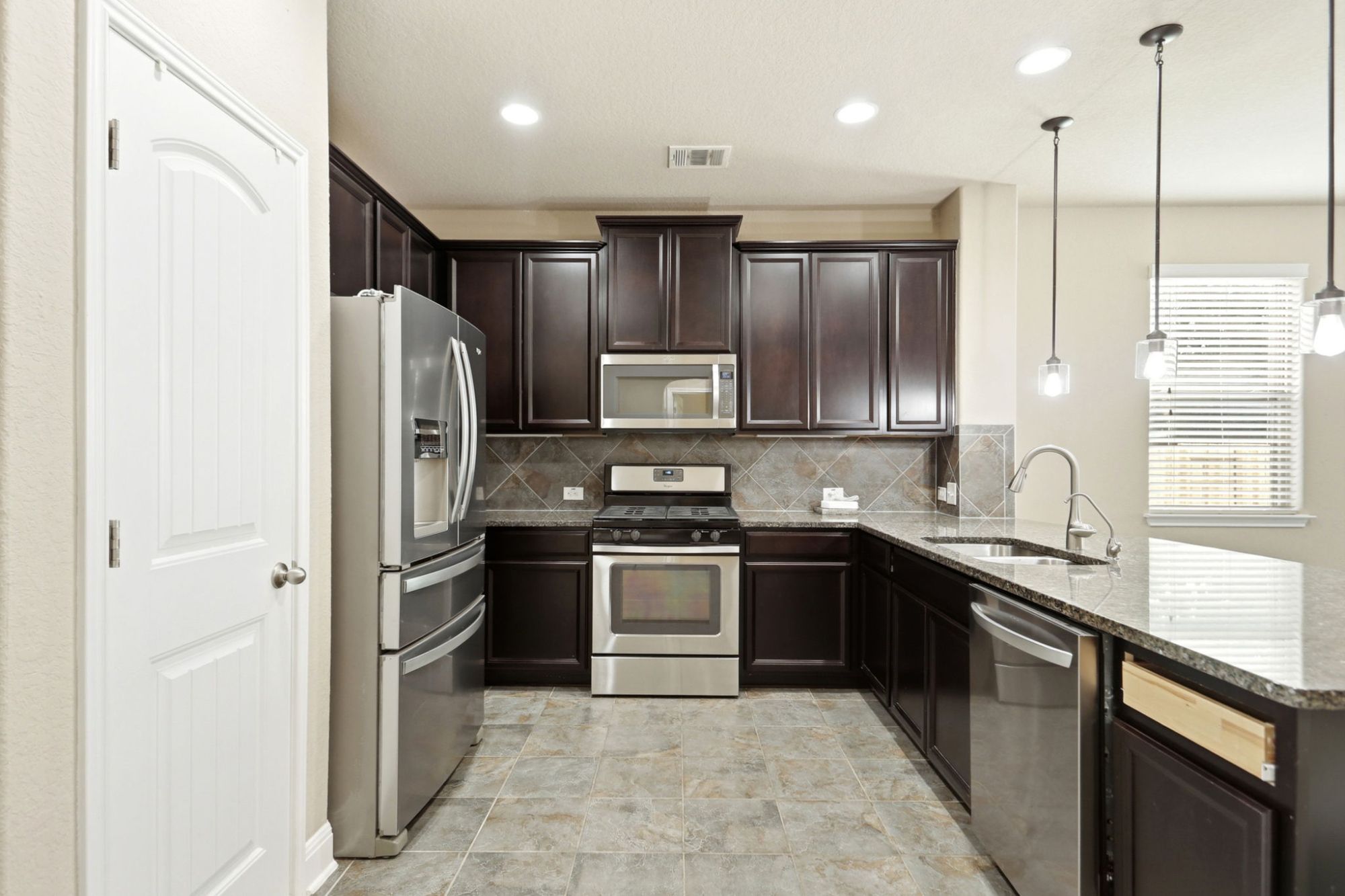 Four-Bedroom Home with Heated Pool, 40x40 Pergola, and Outdoor Kitchen in Talise De Culebra Near La Cantera