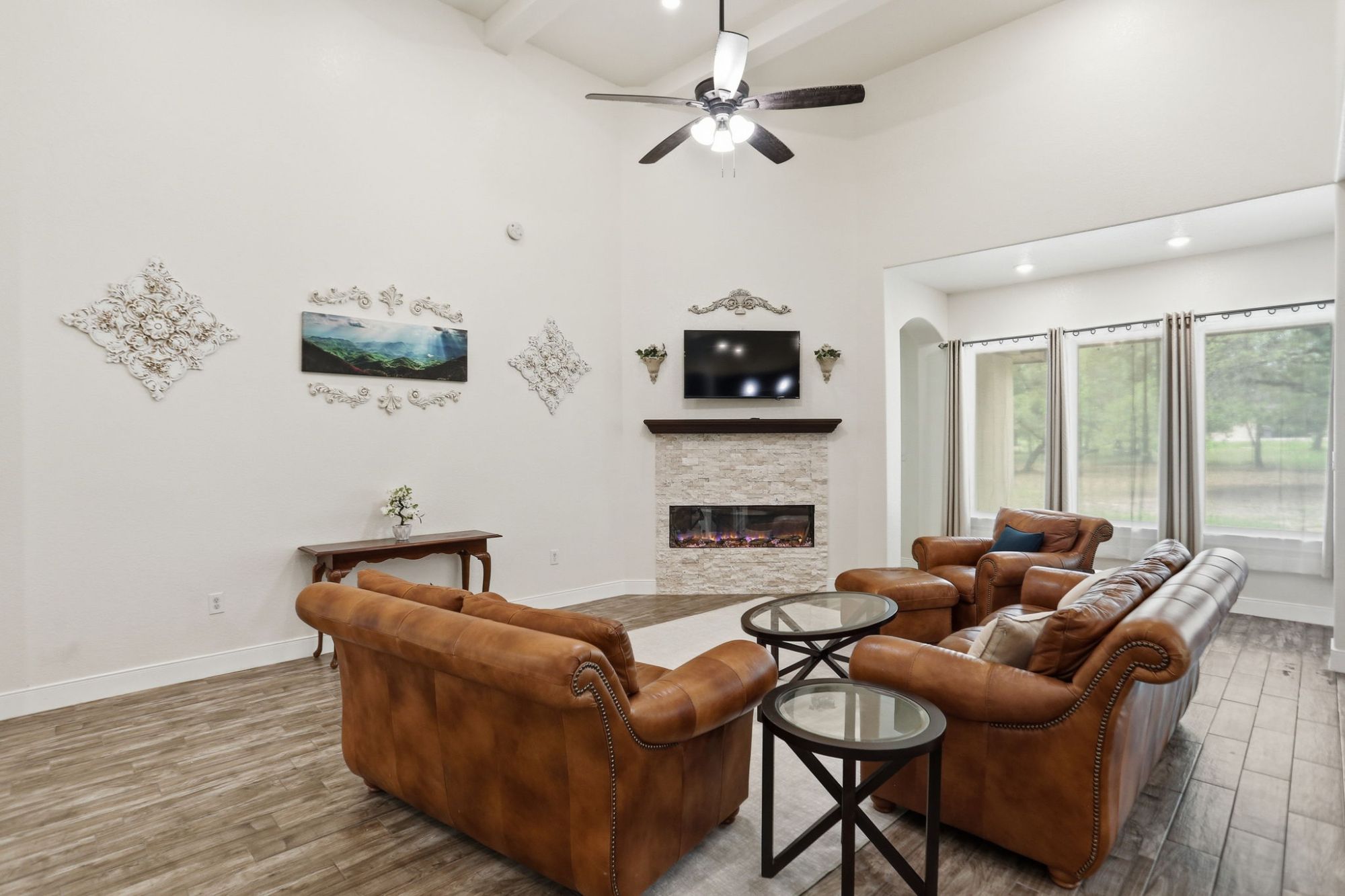 2022 Custom Home on 1.83 Acres with Attached Guest Suite and High Ceilings in Natalia Near JBSA Lackland