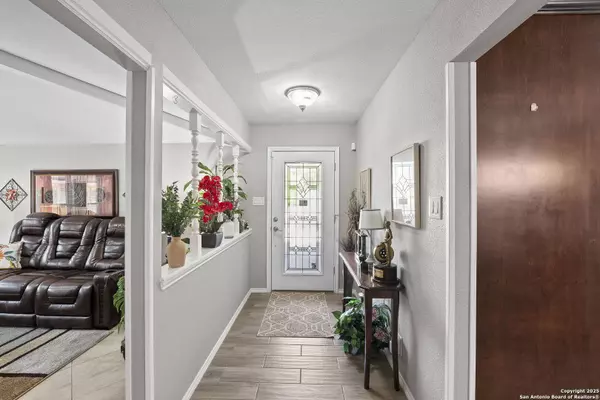 1008 Robert Derrick Dr., Schertz, TX 78154