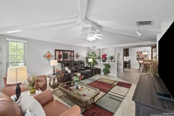 1008 Robert Derrick Dr., Schertz, TX 78154