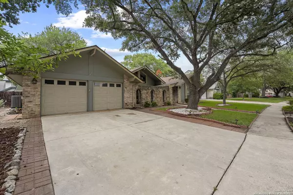 9219 George Kyle St, San Antonio, TX 78240