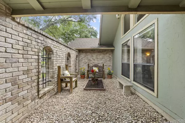 9219 George Kyle St, San Antonio, TX 78240