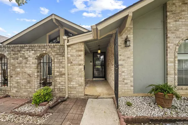 9219 George Kyle St, San Antonio, TX 78240