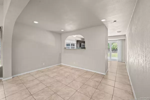 6130 Valley Hill, San Antonio, TX 78250