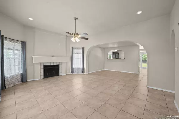 6130 Valley Hill, San Antonio, TX 78250