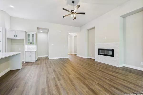 6817 Arbor Falls, Fair Oaks Ranch, TX 78015