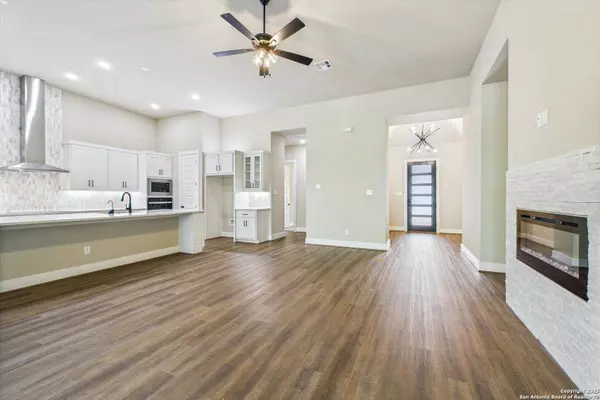 6817 Arbor Falls, Fair Oaks Ranch, TX 78015