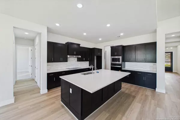 6821 Arbor Falls, Fair Oaks Ranch, TX 78015