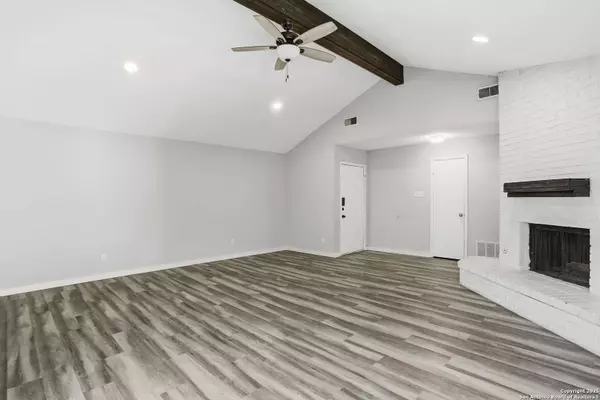 6432 Forest Village, San Antonio, TX 78250