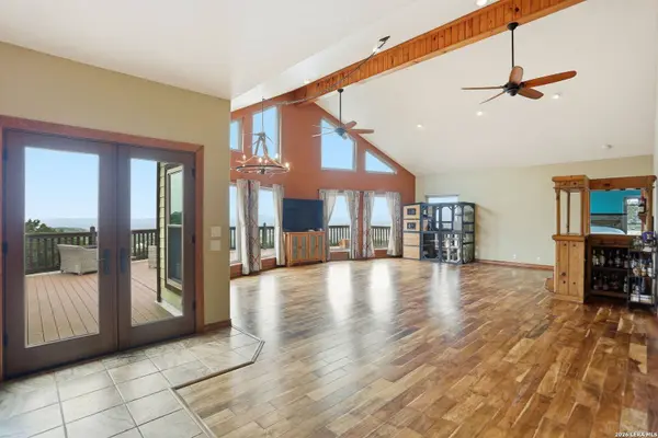 232 Doe Run, Pipe Creek, TX 78063